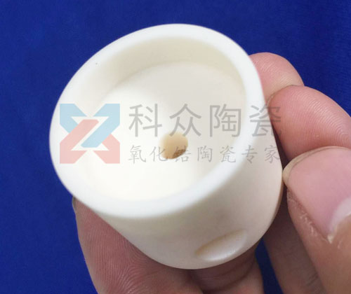 如何制備高純度的氧化鋁陶瓷粉末？